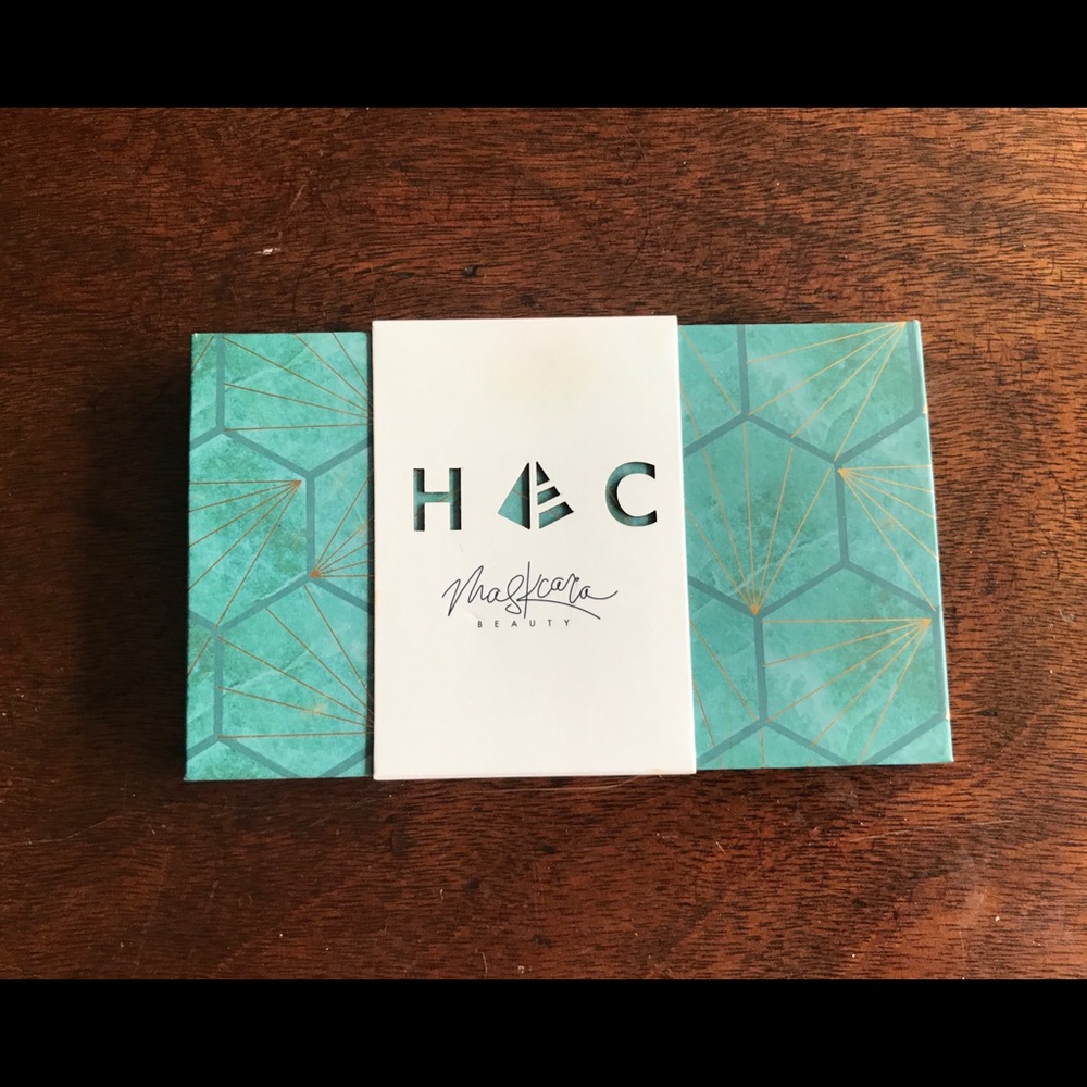 Maskcara quad compact in Seaglass